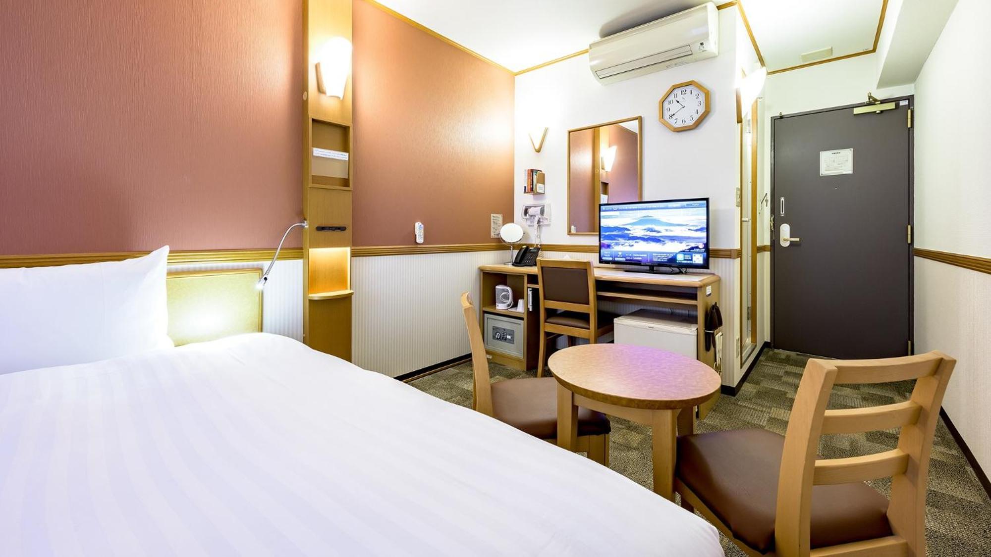 Toyoko Inn Yamagata-Eki Nishi-Guchi Ямагата Номер фото
