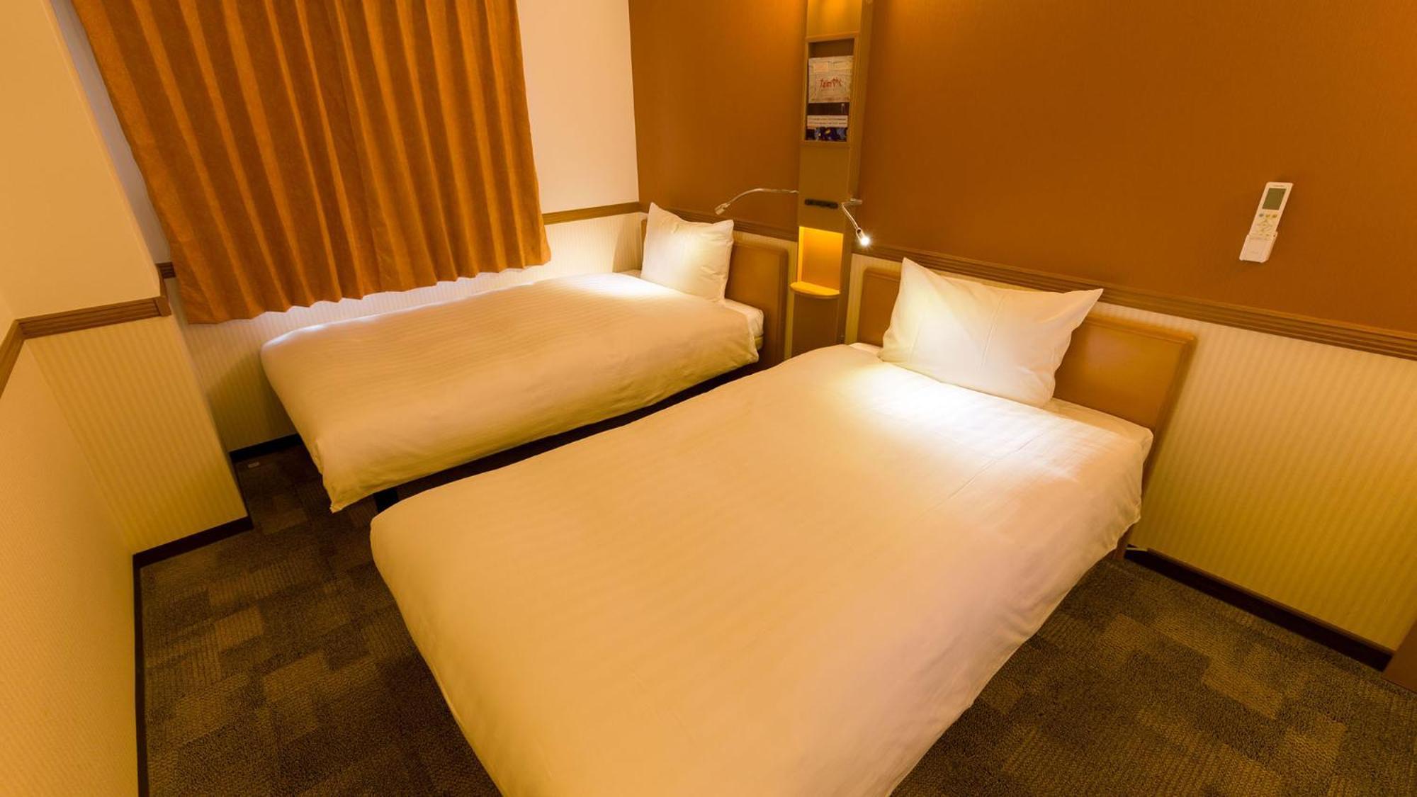 Toyoko Inn Yamagata-Eki Nishi-Guchi Ямагата Номер фото