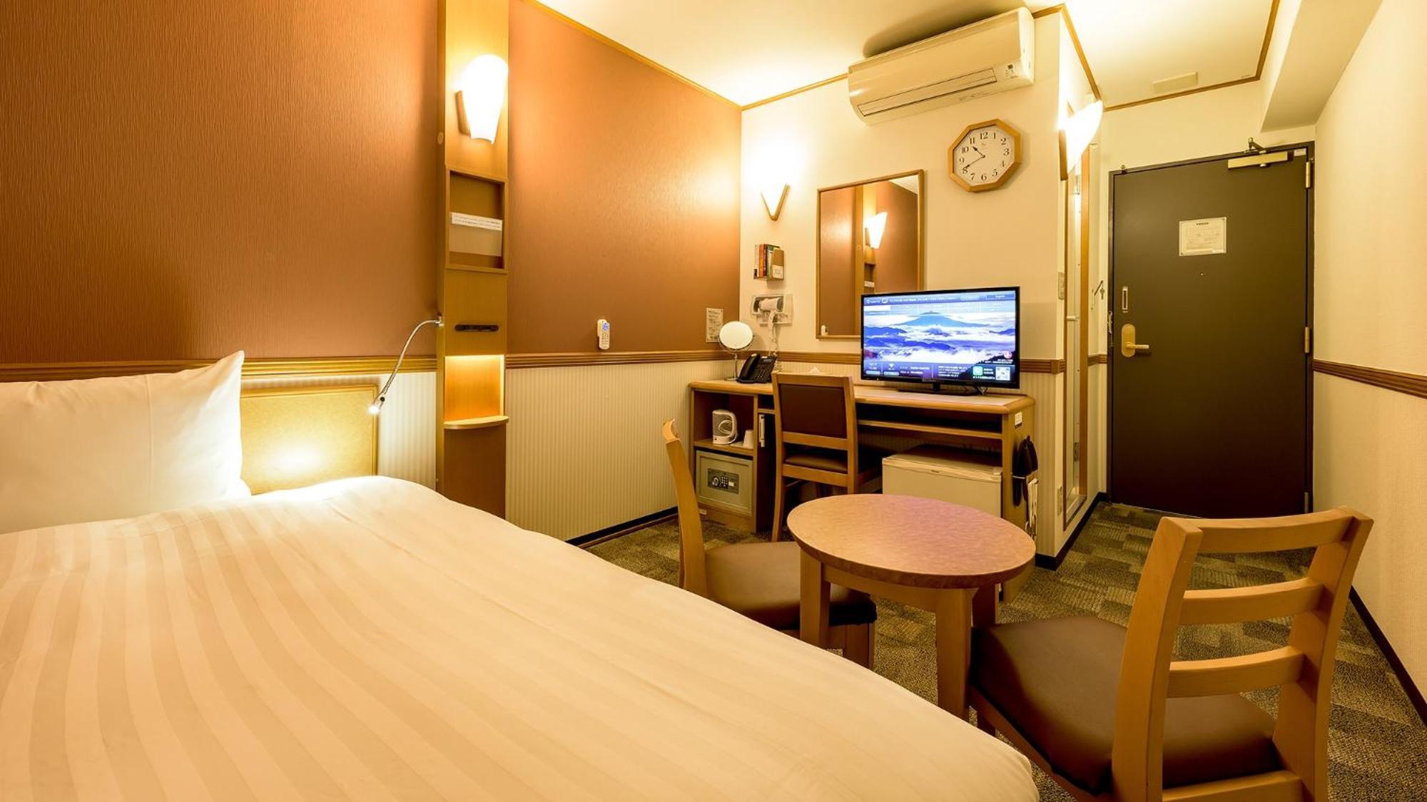 Toyoko Inn Yamagata-Eki Nishi-Guchi Ямагата Номер фото