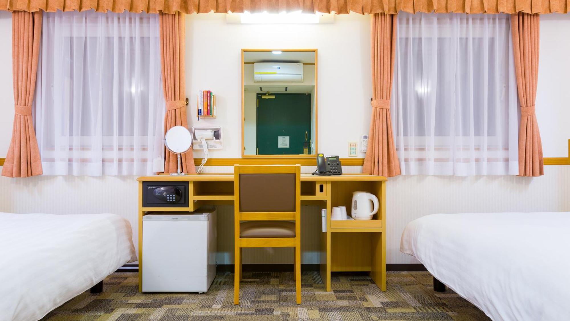 Toyoko Inn Yamagata-Eki Nishi-Guchi Ямагата Номер фото